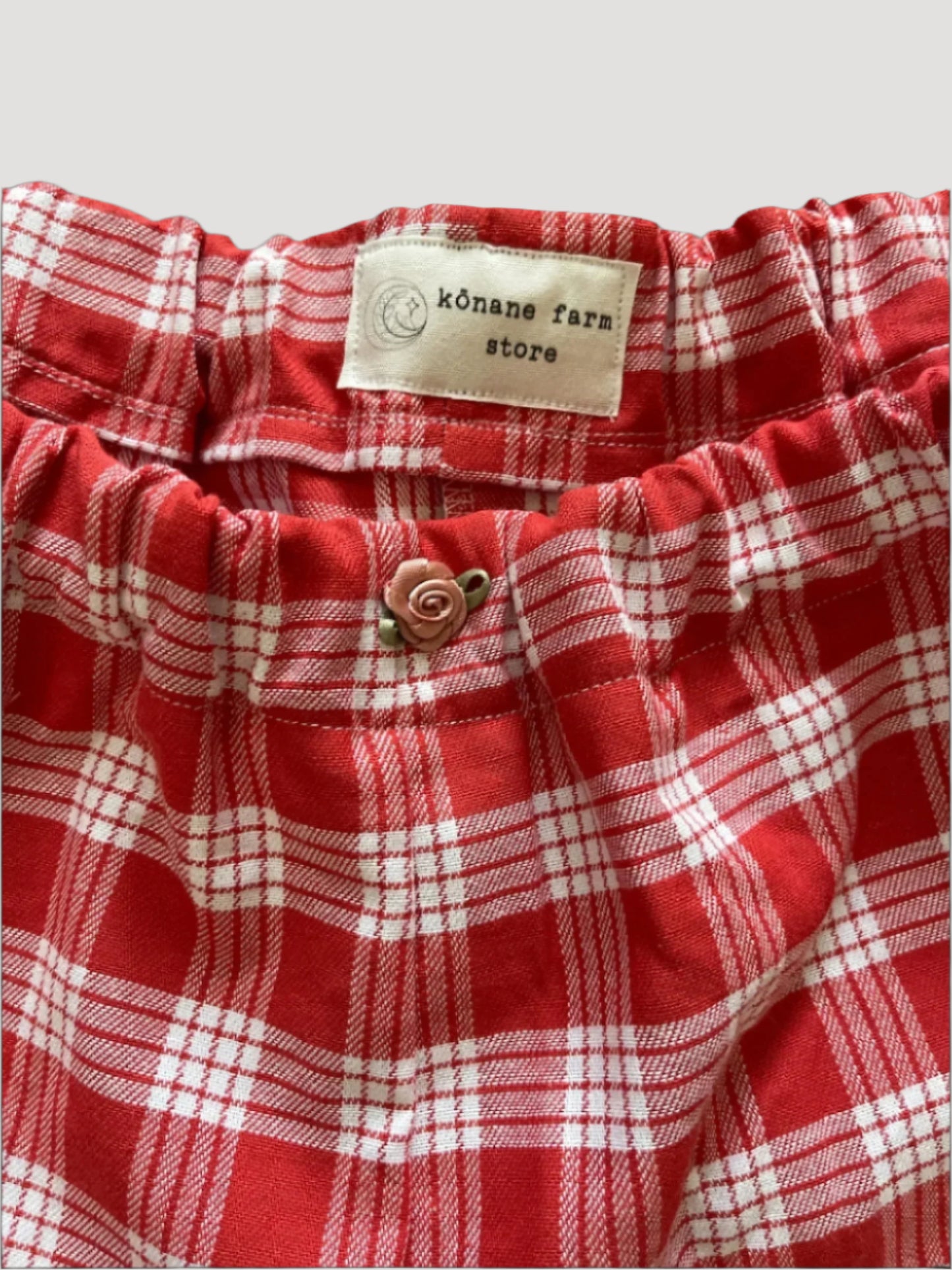 Wela Shorts in Strawberry_Pua Detail 2